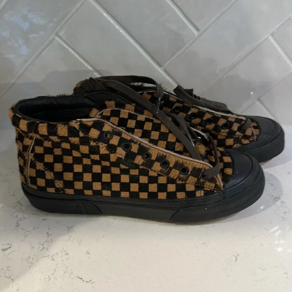 Vans off the wall Calf Hair sneakers 6.5 camel and dark brown 🐪 - Picture 2 of 6